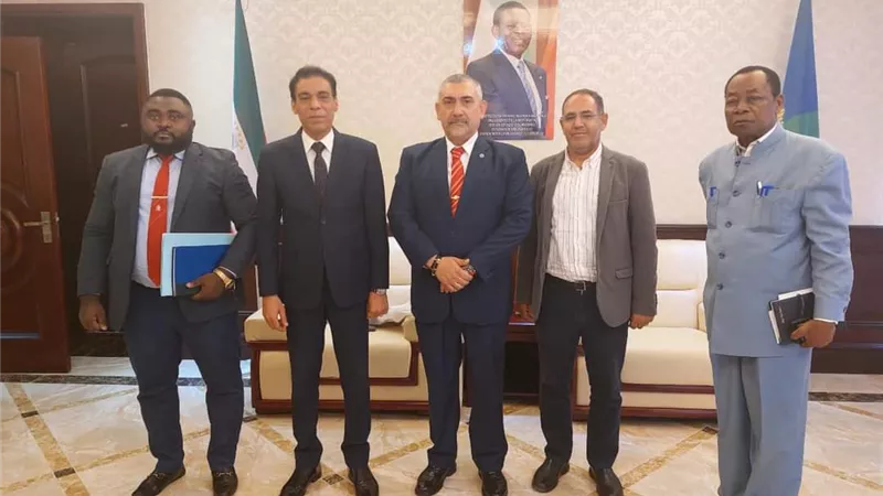 سفير مصر في مالابو يلتقي مع عدد من الوزراء