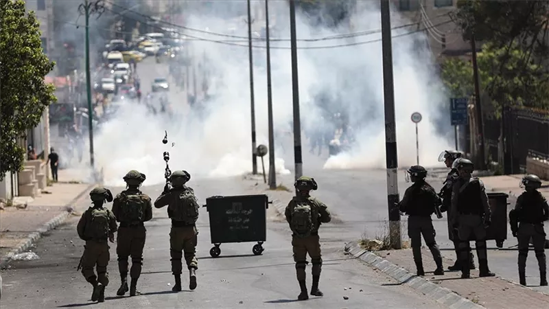 مواجهات بين الفلسطينيين والاحتلال فى بلدة 