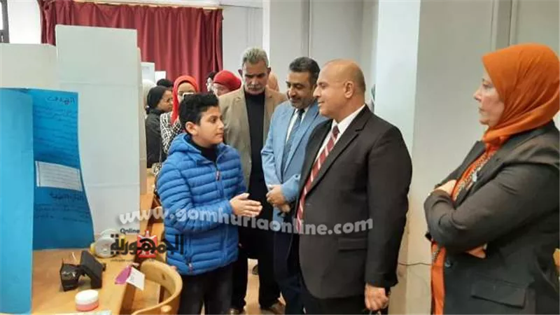 وكيل تعليم دميـاط يتفقد المعرض المحلي للعلوم والهندسة