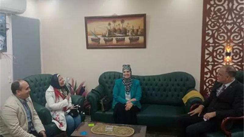 مدير تعليم الإسماعيلية يستقبل اللجنة الوزارية لتقييم مراكز الناشئين