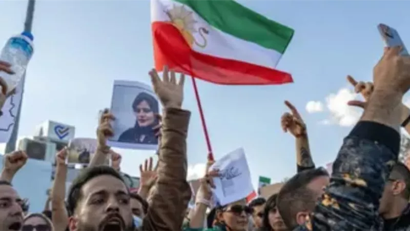 إيران.. مسيرات احتجاجية اليوم في تايباد وخراسان وزاهدان