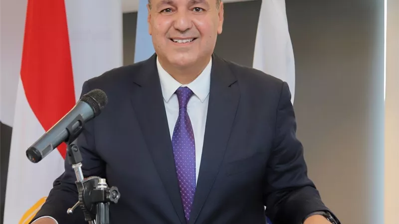 فَلَا يَقُومُ سِوَى الْعَافِي عَنِ النَّاسِ ..