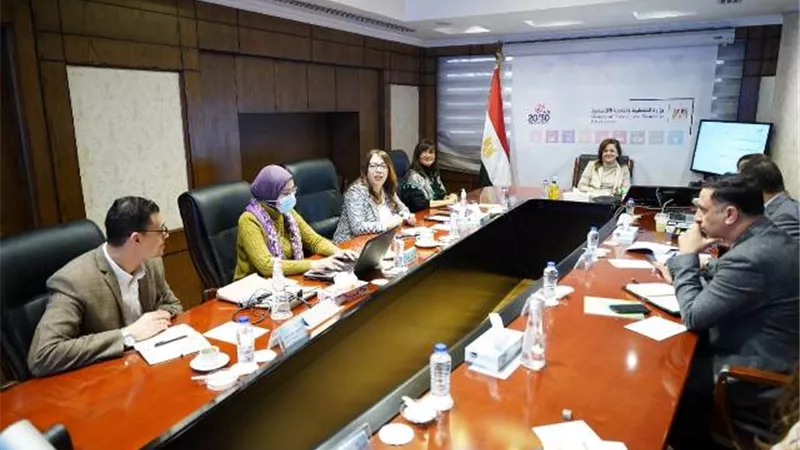 وزيرةالتخطيط تتابع الموقف التنفيذي لخطةإعداد المؤشرالوطني للحوكمة