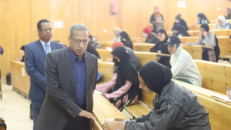 بدء امتحانات الفصل الدراسي الاول بحقوق جنوب الوادي