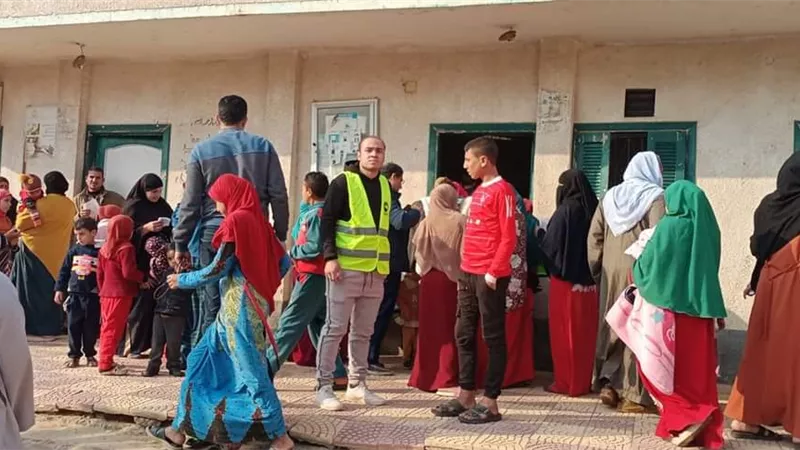 علاج بالمجان لـ553 مواطنًا في قافلة طبية لحزب مستقبل وطن بإهناسيا