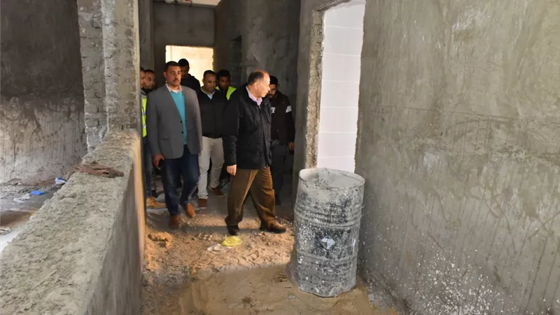 محافظ أسيوط يتفقد أعمال إنشاء وحدتين صحيتين بالغريب