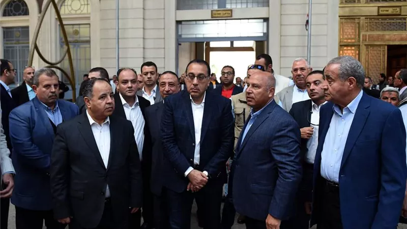 مدبولي: الإعلان عن حجم البضائع التي سيتم الإفراج عنها دوريا