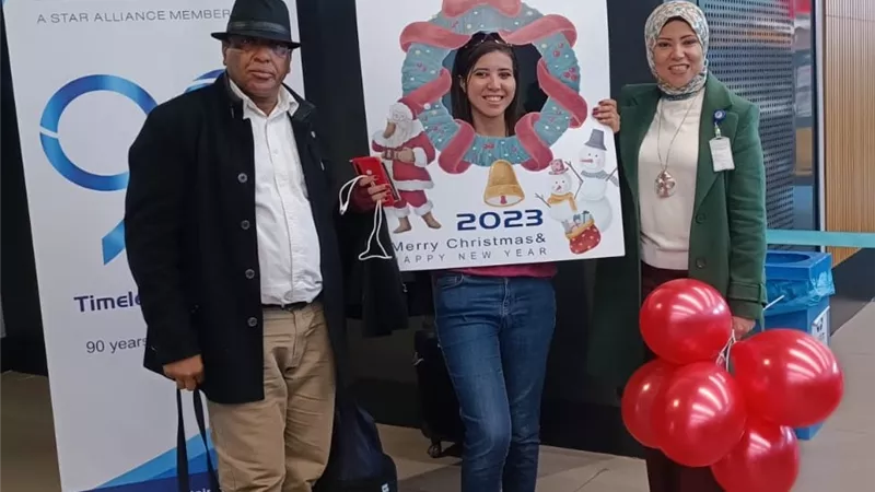 مصر للطيران تحتفل مع المسافرين في بالعام الميلادي الجديد