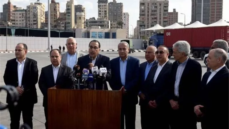 رئيس الوزراء: من 24 حتى 30 ديسمبر تم خروج سلع وبضائع بقيمة 1.236 مليار دولار