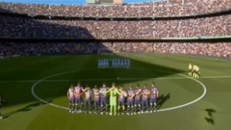 دقيقة حداد على وفاة بيليه قبل لقاء برشلونة وإسبانيول