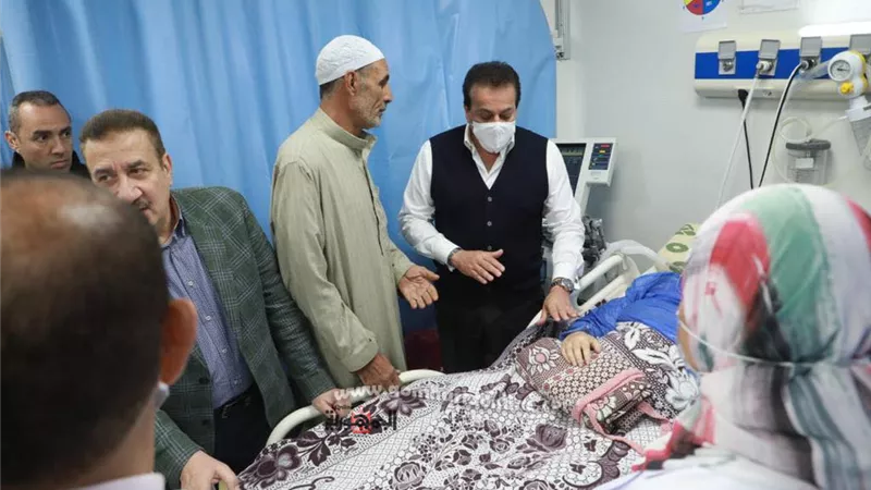 وزير الصحة والمحافظ يشيدان بإنتظام العمل بمستشفى سرس الليان
