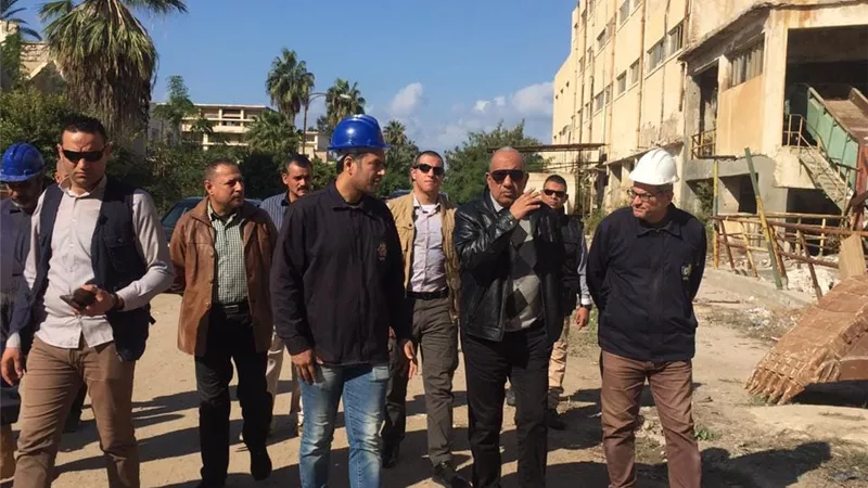 وزير قطاع الأعمال في زيارة مفاجئة لشركة راكتا للورق بالإسكندرية