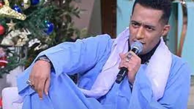 بملابس الراحل.. محمد رمضان يقلد احمد زكى فى 