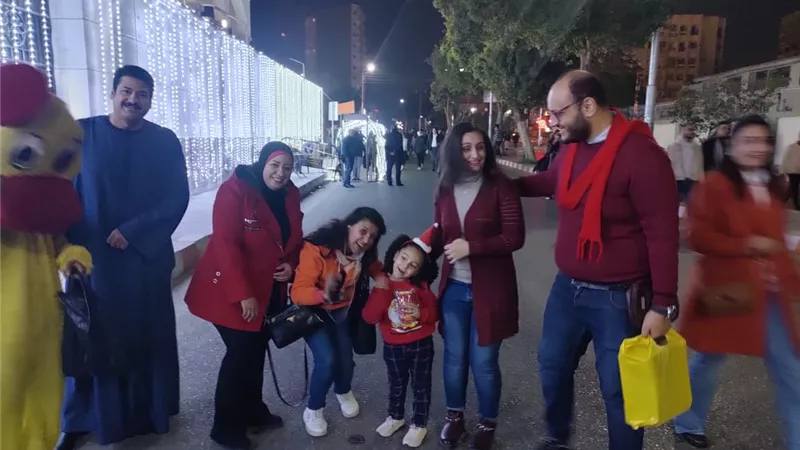 هدايا الشعب الجمهوري ترسم البسمة على وجوه الأطفال في احتفالات قنا