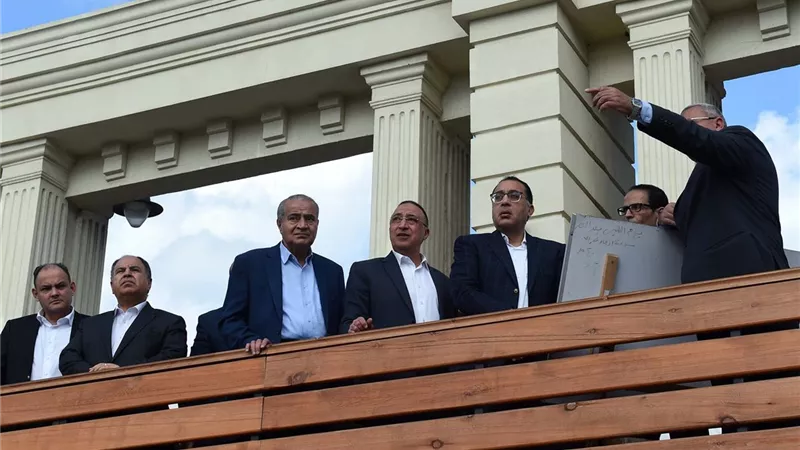 رئيس الوزراء يتفقد مشروع إنشاء كباري فوق أهوسة المالح