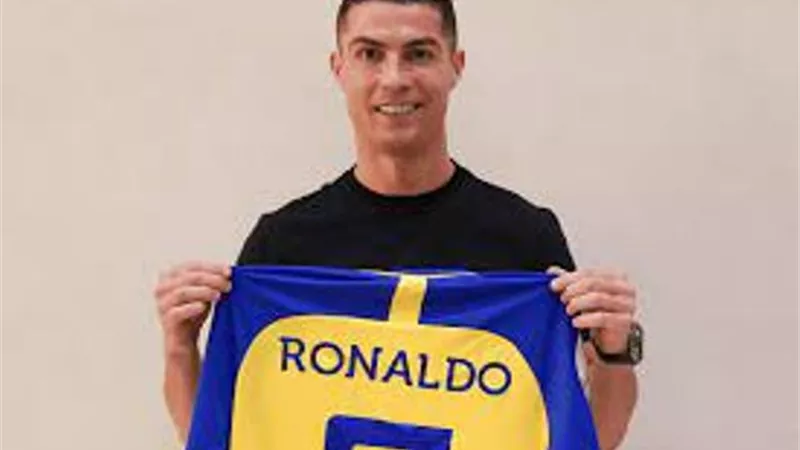 رونالدو لن يكون الأخير.. نجم عالمى جديد على أعتاب النصر السعودى