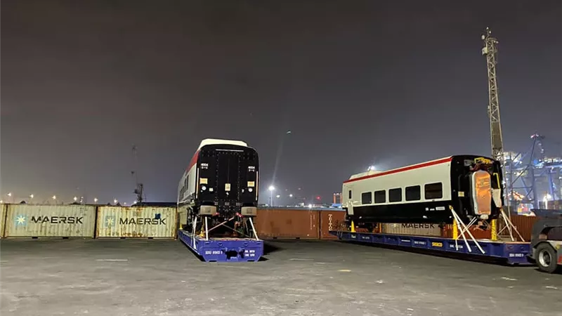 النقل :وصول القطار الثالث والرابع من قطارات تالجو الفاخرة لميناء الاسكندرية..صور
