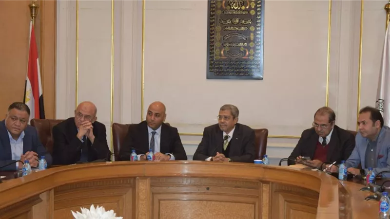 تكليف تجارية القاهرة بسرعة تنظيم المعارض والمنافذ السلعية