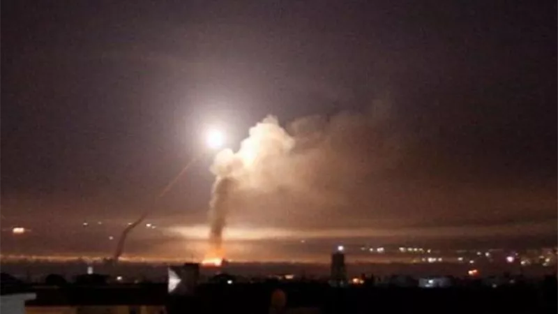 سوريا: قتيلان وخروج مطار دمشق عن الخدمة جراء هجوم إسرائيلي