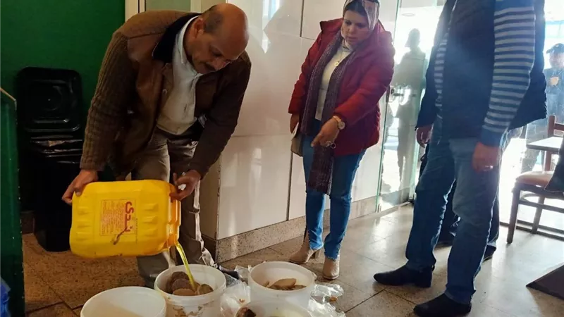 ١٩٣ محضر و ٤٢ إنذار في حملات علي أسواق الأسكندرية
