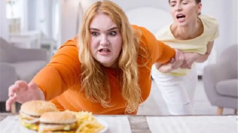 أسباب وأعراض اضطراب الأكل القهري