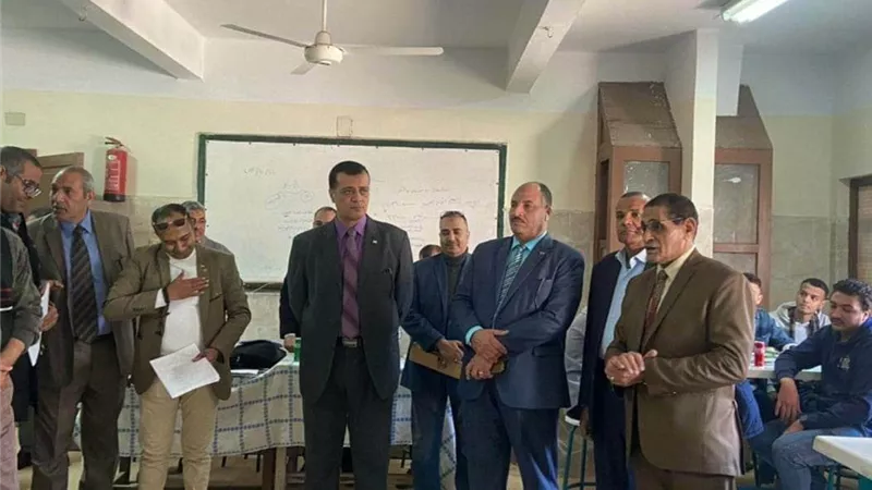 وكيل وزارة التعليم بقنايشهدالتصفيات النهائية لمسابقة أوائل الطلبة