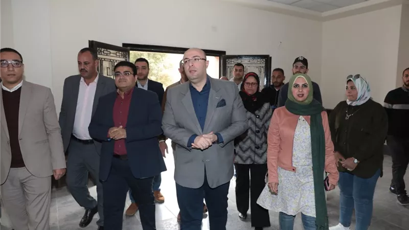 محافظ بني سويف يتفقد مشروعات حياة كريمة بقرية سدس.صور