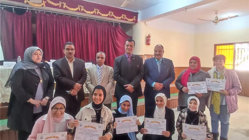 وكيل وزارة التعليم بقنا وحدة تكافؤ الفرص استفاد منها ١٢٤٨ متدربا