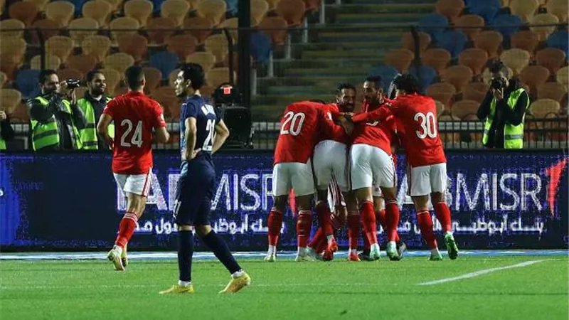 مستغلا سقوط الزمالك..الاهلى يفوز على بيراميدز بثلاثية ويتصدر الدورى .. فيديو