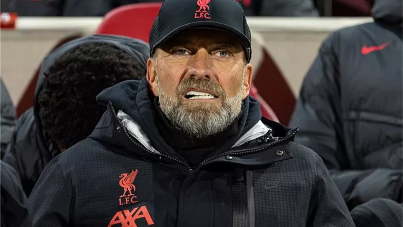 مدرب برينتفورد : الفوز على ليفربول جنون .. وكلوب : الحكم أخطأ