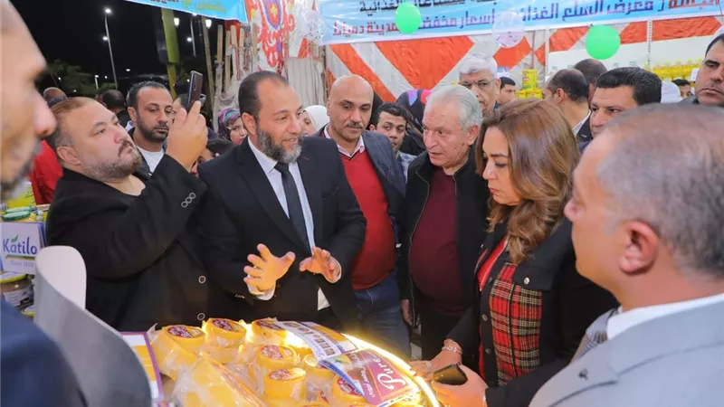 محافظ دمياط تفتتح معرض 