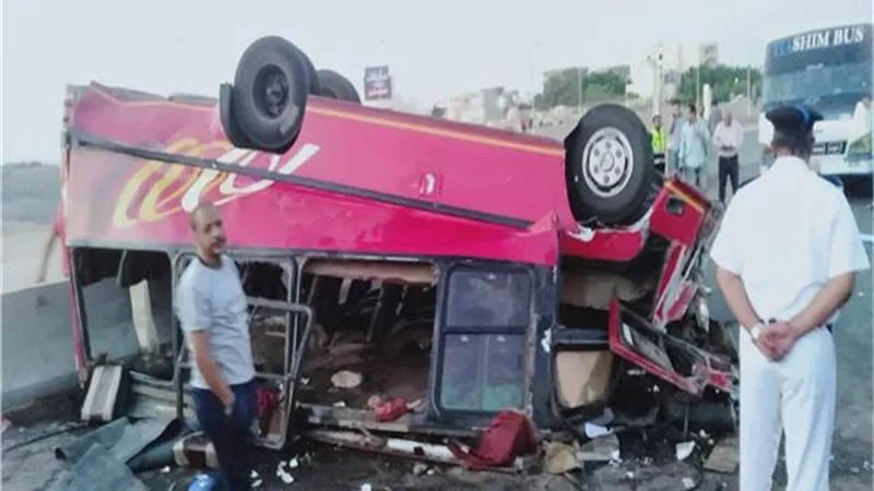 بالأسماء.. إصابة 9 في انقلاب سيارة على وصلة أبوسلطان