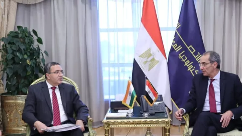 جوبتيه يعرب عن اهتمامه بتطوير التعاون بين مصر والهند بمجال الاتصالات