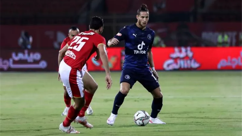 موعد والقناة الناقلة لمباراة الأهلي وبيراميدز بالدوري