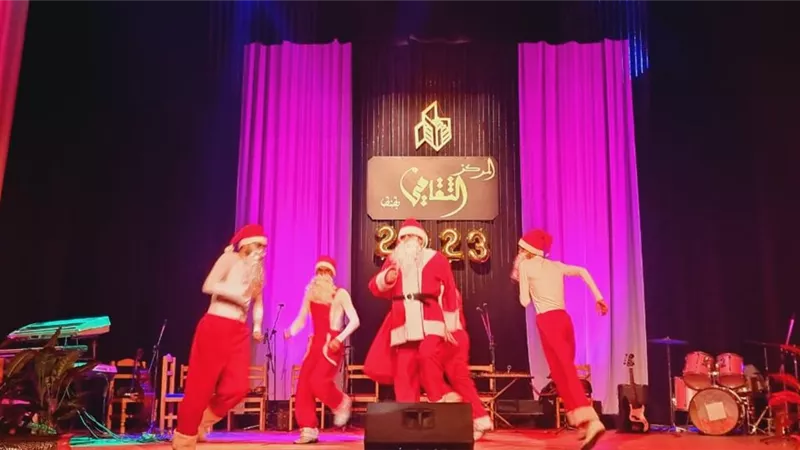بابا نويل وموسيقى عربية فى احتفالات المركز الثقافي بطنطا