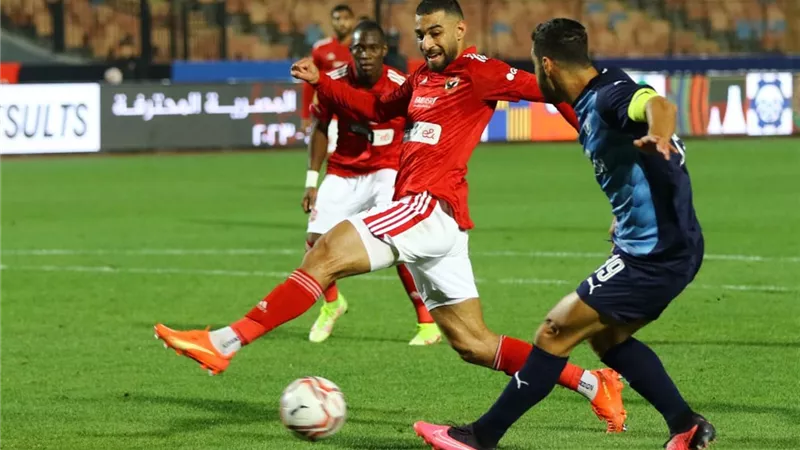 شاهد.. جماهير الأهلى تطالب برحيل نجم الفريق بسبب عبدالله السعيد