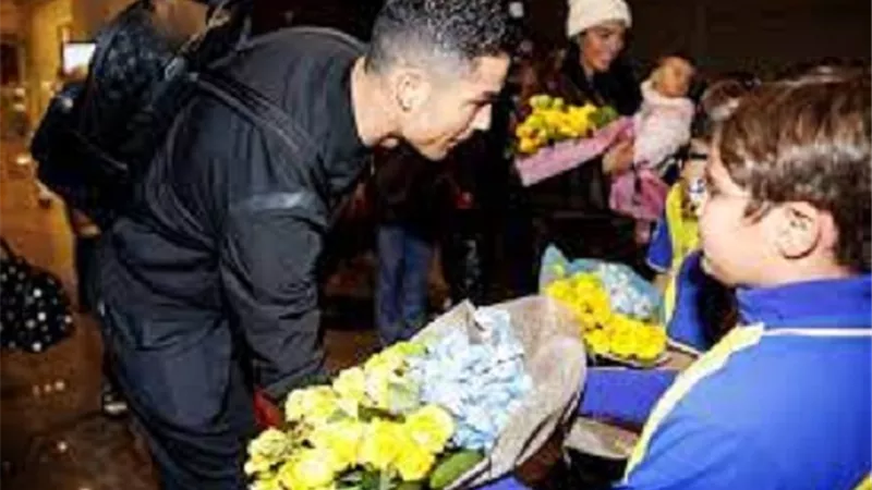 استقبال رائع لـ كريستيانو رونالدو بملعب النصر السعودى - شاهد