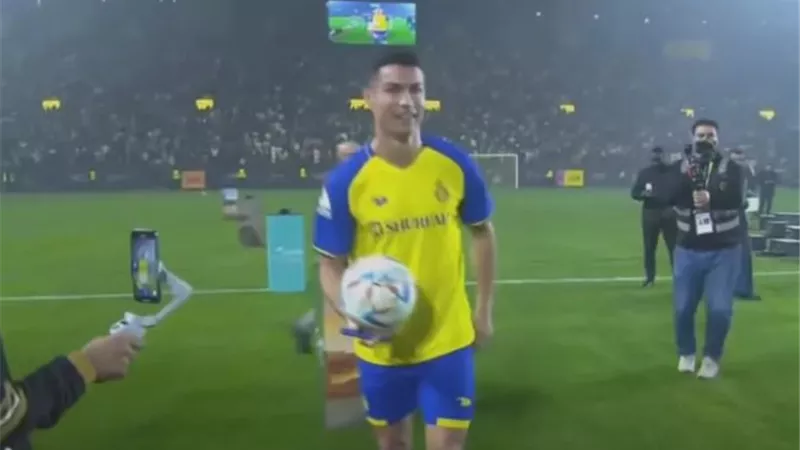 مفاجأت رونالدو تسعد جماهير النصر السعودى - فيديو