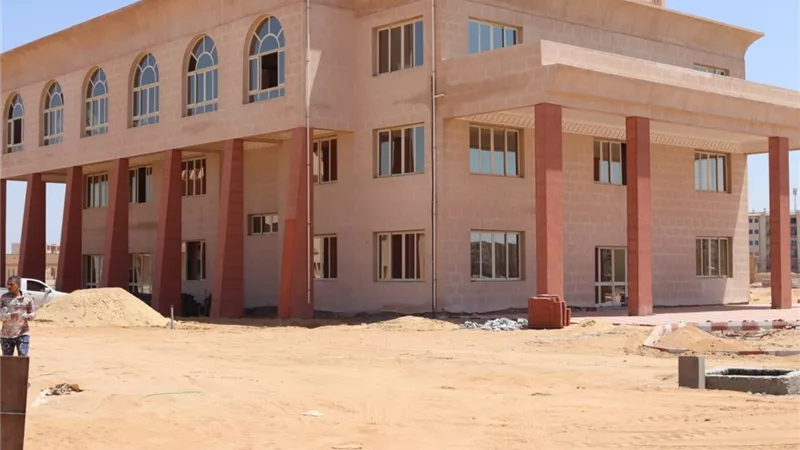 الجزار : جارٍ تنفيذ 1632 وحدة سكنية بالعاشر من رمضان