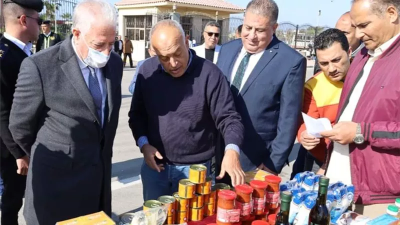 محافظ جنوب سيناءيتفقد منافذ بيع منتجات جهاز مشروعات الخدمةالوطنية