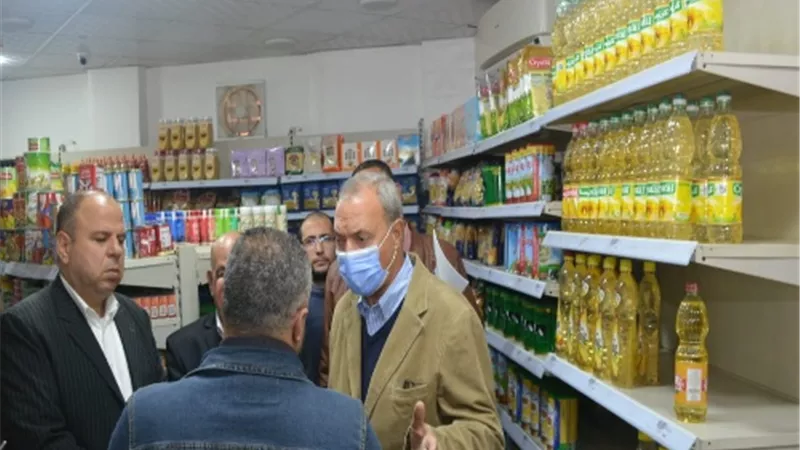 محافظ القليوبية يطمئن على توافر السلع الإستراتيجية بمدينة بنها