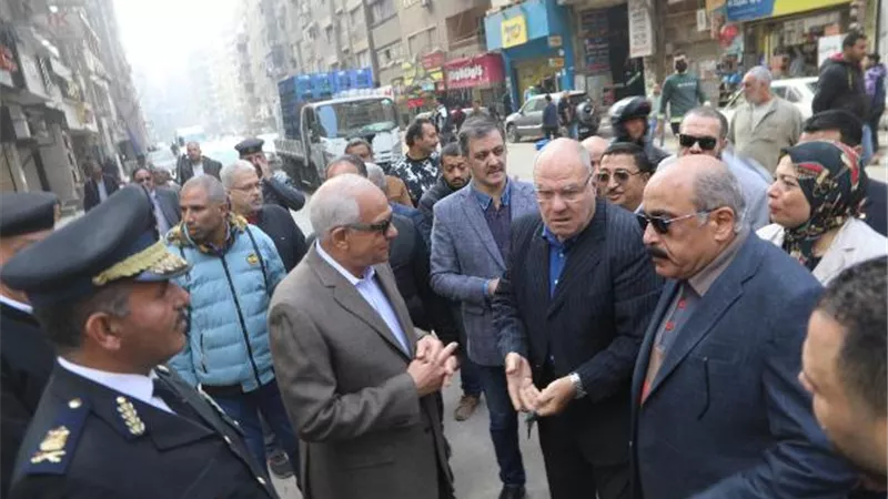 راشد يوجه بالالتزام بالمواصفات فى أعمال تطوير شارع العشرين ببولاق