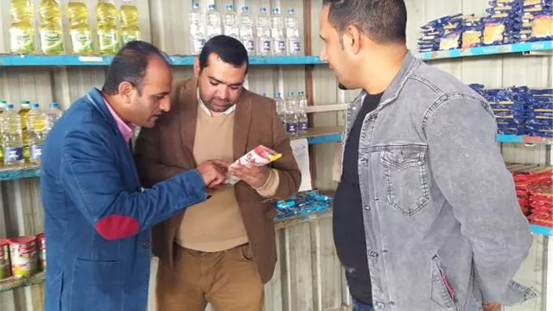 صحة الإسماعيلية تضبط سيارة تبيع أغذية مجهولة المصدر