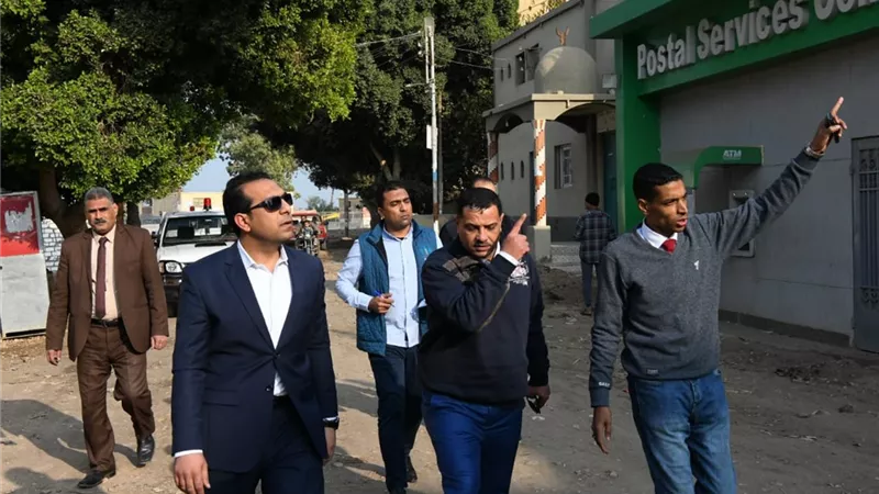 نائب محافظ قنا يتفقد الأعمال بقرية العركى المقترح إدراجها بمبادرة
