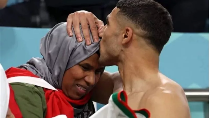 القصر الكبير تخص حكيمي بحفل استقبال