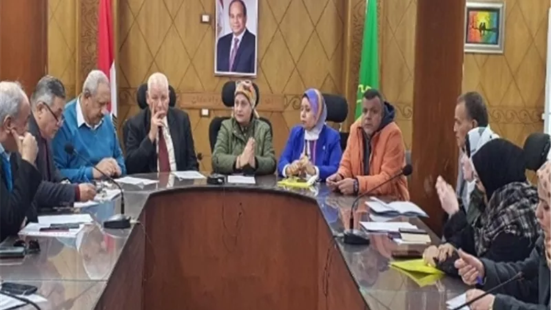 مدير تعليم القليوبية تناقش مدى استعدادت الإدارات للإمتحانات