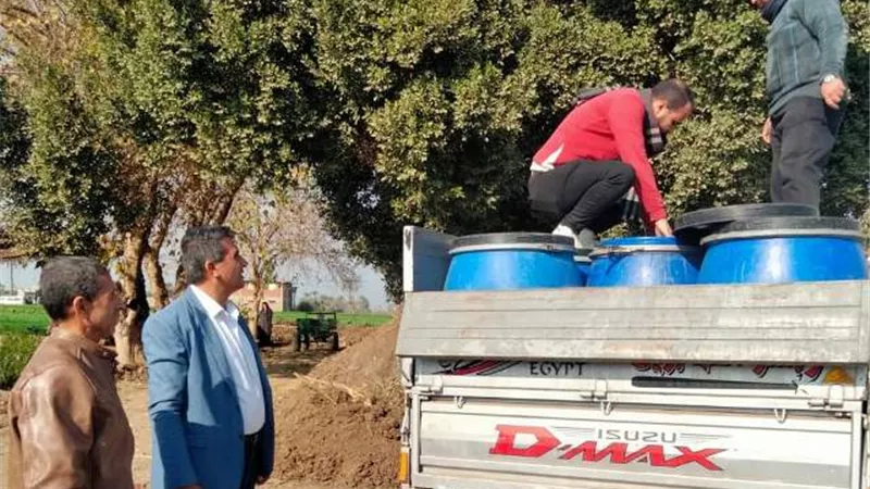 ضبط 2200 لتر ألبان غير صالحة فى حمله تموينية بسمسطا