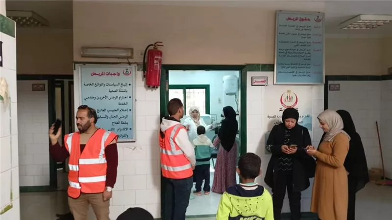 الكشف على ٣٥٠حالة في قافلة مستقبل وطن الطبية بديرمواس