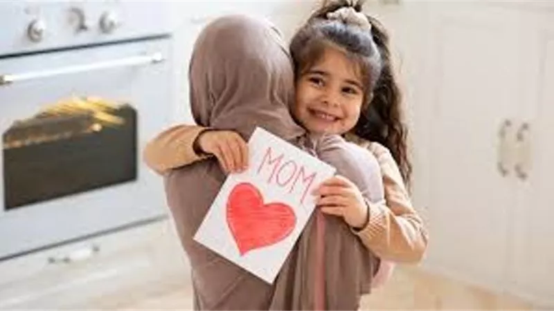 دعاء الأم لأبناءها مُستجاب..وهذا أفضل ما تدعو به