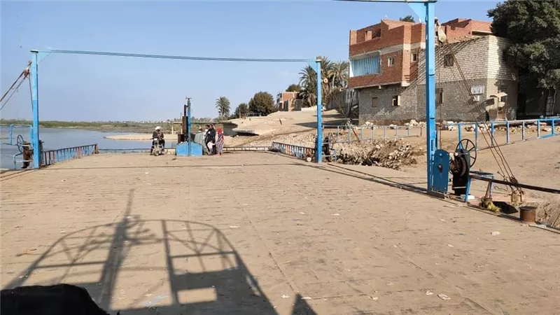 محافظ بنى سويف يتابع تعطل معدية ببا